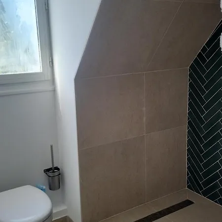 Δωμάτια σε οικογενειακή κατοικία Carmen